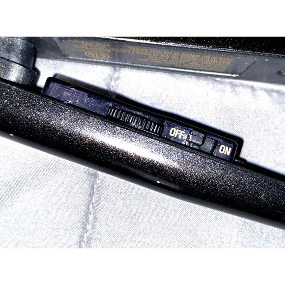 Revlon 1” RVST2046 Gold Black Ceramic Tourmaline Flat Iron Straightener - Tested - Picture 3 of 5
